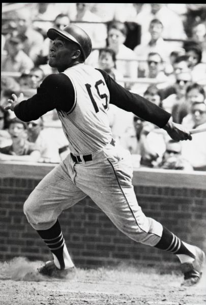 1957-70 Roberto Clemente Pittsburgh Pirates "The Sporting News" Original 2.75" x 4" Black And White Negative (The Sporting News Collection/MEARS Auction LOA) 
