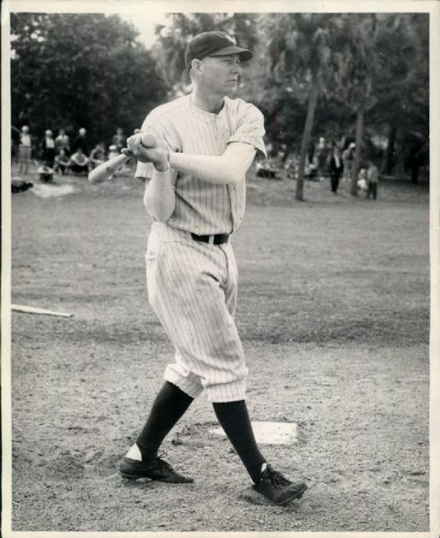 1930 Bill Dickey New York Yankees "The Sporting News Collection Archives" Original 8" x 10" Photo (Sporting News Collection Hologram/MEARS Photo LOA)
