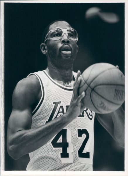 1987 James Worthy Los Angeles Lakers "The Sporting News Collection Archives" Original Type 1 8" x 10" Photo (Sporting News Collection Hologram/MEARS Type 1 Photo LOA)