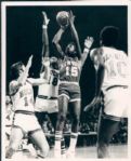 1972 Earl Monroe New York Knicks "The Sporting News Collection Archives" Original 1 8" x 10" Photo (Sporting News Collection Hologram/MEARS Photo LOA)