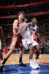 2009-10 Thaddeus Young Philadelphia 76ers Signed Game Worn Shoes - MEARS LOO - JSA