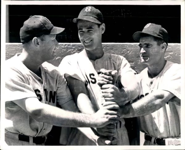 1946 Ted Williams Boston Red Sox "SPORT Magazine Collection Archives" Original 8" x 10" Photo (MEARS Photo LOA)