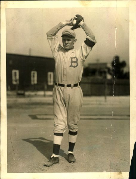 1924 Red Lucas Boston Braves "The Sporting News Collection Archives" Original 6.5" x 8.5" Photo (Sporting News Collection Hologram/MEARS Photo LOA)