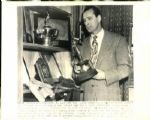 1947 Hank Greenberg Detroit Tigers / Pittsburgh Pirates "The Sporting News Collection Archives" Original Photo (Sporting News Collection Hologram/MEARS Photo LOA)