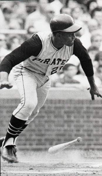 1962-70 Roberto Clemente Pittsburgh Pirates "The Sporting News" Original 2.5" x 3.5" Black And White Negative (The Sporting News Collection/MEARS Auction LOA) 