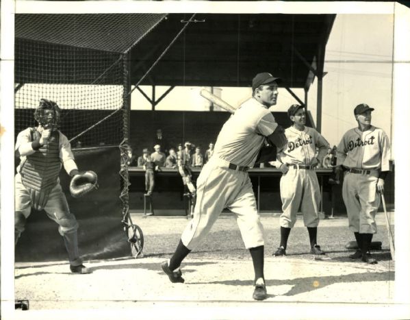1941 Hank Greenberg Detroit Tigers "The Sporting News Collection Archives" Original Photo (Sporting News Collection Hologram/MEARS Photo LOA)