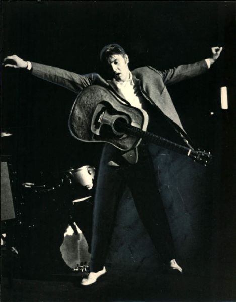 1960s circa Elvis Presley "Chicago Sun Times" Collection Archives" 6" x 8" Print (Chicago Sun-Times Hologram/MEARS Photo LOA)