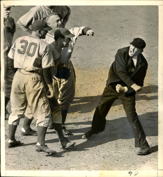 1943 Frank Frisch Pittsburgh Pirates "The Sporting News Collection Archives" Original Photo (Sporting News Collection Hologram/MEARS Photo LOA)