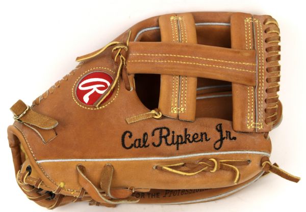 1998 Cal Ripken Jr. Baltimore Orioles Professional Model Fielders Glove - MEARS LOA 