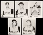 1963 IDL Drug Store Pittsburgh Pirates Near Set 26 Out of 27 Cards w/ Roberto Clemente Stargell & Rare Johnny Logan Tough Regional Set