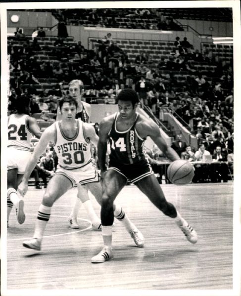 1960-70 Oscar Robertson Cincinnati Royals "SPORT Magazine Collection Archives" Original Photo (MEARS Photo LOA)