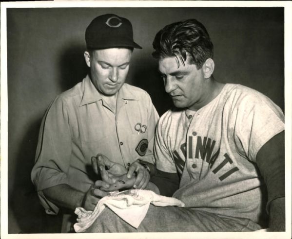 1953-74 Ted Kluszewski Cincinnati Reds "The Sporting News Collection Archives" Original Photos (Sporting News Collection Hologram/MEARS Photo LOA) - Lot of 2
