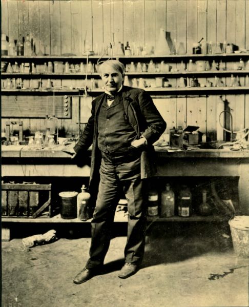 1915 circa Thomas Edison Famous Inventor "Chicago Sun Times" 7.5" x 9.5" Photo (Chicago Sun-Times Hologram/MEARS Photo LOA)