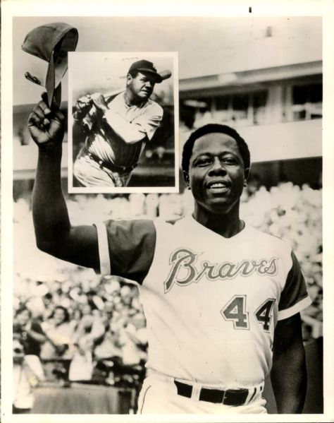 1974 Hank Aaron Atlanta Braves "The Sporting News Collection Archives" Original Photo (Sporting News Collection Hologram/MEARS Photo LOA)