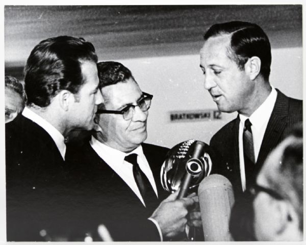 1968 Vince Lombardi Green Bay Packers Pete Rozelle & Frank Gifford 11" x 14" Photo From Ray Nitschke Estate