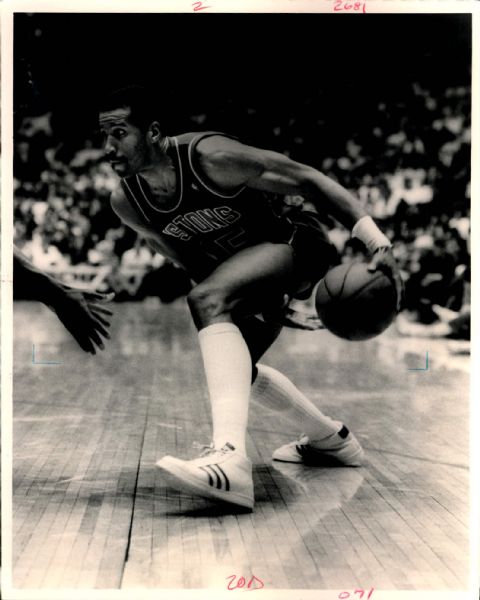 1986-89 circa Adrian Dantley Detroit Pistons 8" x 10" Photo SPORT Magazine Collection (MEARS Photo LOA)