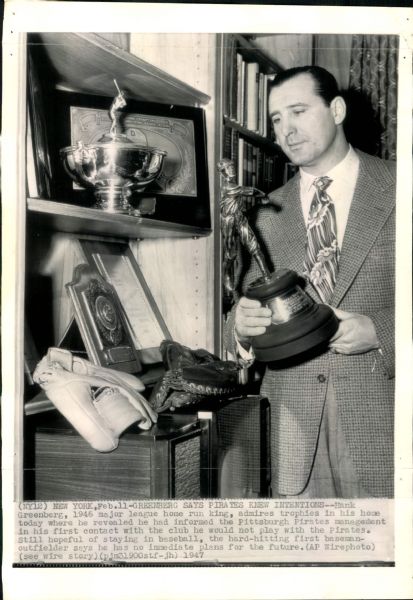 1947 Hank Greenberg Pittsburgh Pirates "The Sporting News Collection Archives" Original 8" x 11.5" Photo (Sporting News Collection Hologram/MEARS Photo LOA)