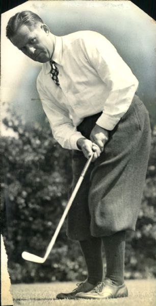 1940 Bobby Jones Golfer "The Sporting News Collection Archives" Original 4.75" x 9.5" Photo (Sporting News Collection Hologram/MEARS Photo LOA)