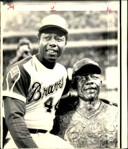 1974 Hank Aaron Atlanta Braves "The Sporting News Collection Archives" Original Photo (Sporting News Collection Hologram/MEARS Photo LOA)