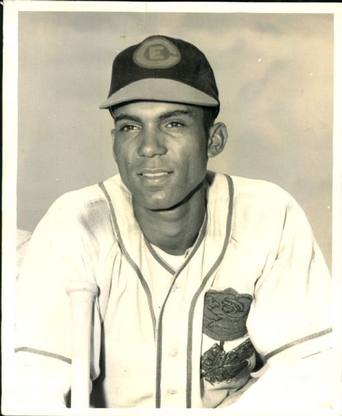 1950 Bill Bruton Eau Claire Bears "The Sporting News Collection Archives" Original 8" x 10" Photo (Sporting News Collection Hologram/MEARS Photo LOA) Milwaukee Braves