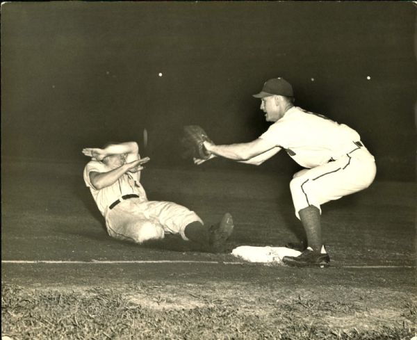 1944 Joe Medwick Slides New York Giants "The Sporting News Collection Archives" Original 8" x 10" Photo (Sporting News Collection Hologram/MEARS Photo LOA)