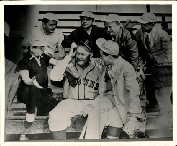 1952 Rogers Hornsby St. Louis Browns and Little People "The Sporting News Collection Archives" Modern 8" x 10" Photo (Sporting News Collection Hologram/MEARS Photo LOA)
