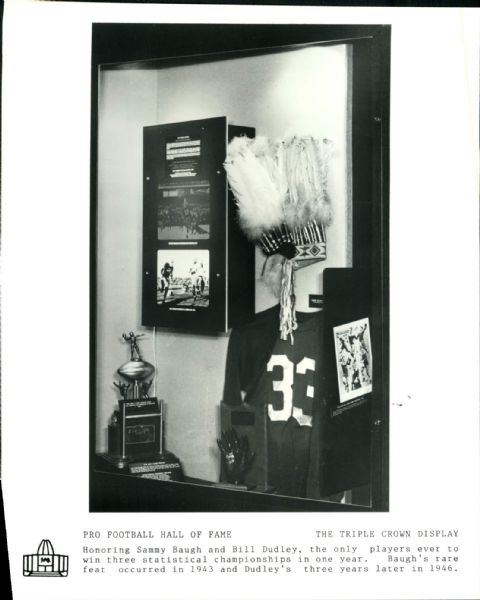 1970s circa Pro Football Hall of Fame Triple Crown Exhibit "The Sporting News Collection Archives" Original 8" x 10" Photo (Sporting News Collection Hologram/MEARS Photo LOA)
