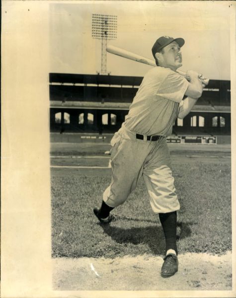 1945 Harlond Clift Washington Senators "The Sporting News Collection Archives" Original Photo (Sporting News Collection Hologram/MEARS Photo LOA)