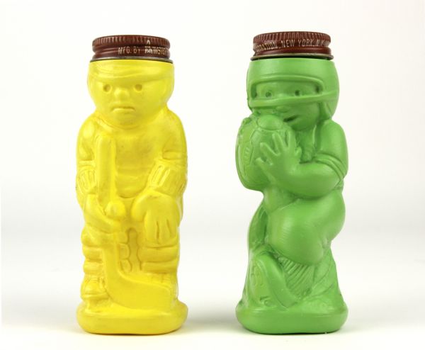 1970s Domino Sports Football & Basketball figural Sugarn Cinnamon Shakers