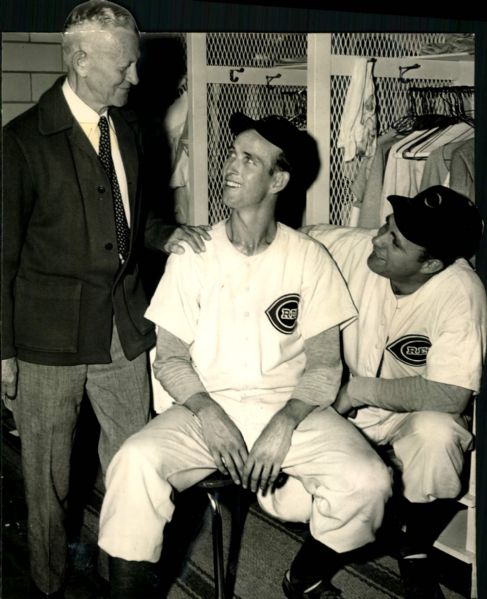 1947 Ewell Blackwell Noodles Harn Cincinnati Reds "The Sporting News Collection Archives" Original Photo (Sporting News Collection Hologram/MEARS Photo LOA)