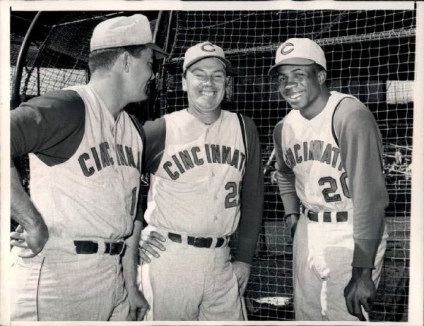 1961 Frank Robinson Cincinnati Reds "The Chicago Sun-Times Collection Archives" Original Photo (Chicago Sun-Times Hologram/MEARS Photo LOA)