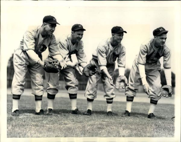 1937 Milwaukee Brewers AA "The Chicago Sun-Times Collection Archives" Original Photo (Chicago Sun-Times Hologram/MEARS Photo LOA)