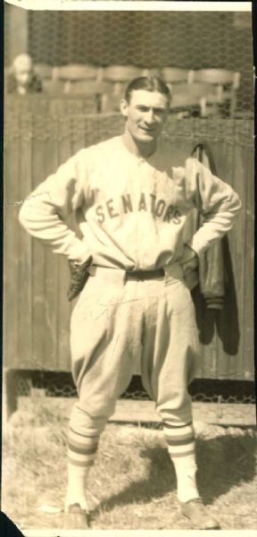 1928 Dick Attreau Harrisburg Senators NYPL "The Sporting News Collection Archives" Original Photo (Sporting News Collection Hologram/MEARS Photo LOA)