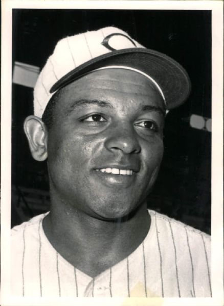 1959-66 Jesse Gonder Cincinnati Reds Pittsburgh Pirates "The Sporting News Collection Archives" Original Photos (Sporting News Collection Hologram/MEARS Photo LOA) - Lot of 3
