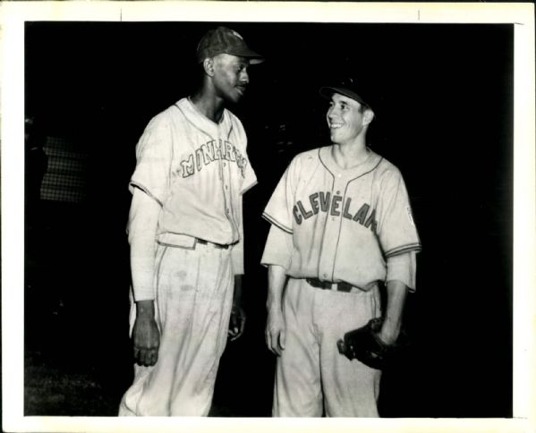 1945 Bob Feller Cleveland Indians Satchel Paige Kansas City Monarchs "The Sporting News Collection Archives" Original Photo (Sporting News Collection Hologram/MEARS Photo LOA)