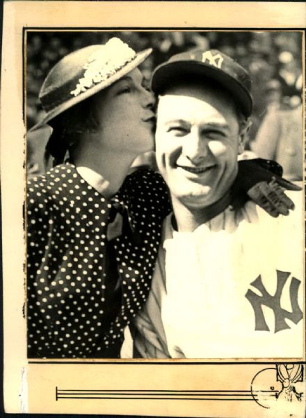 1930s circa Lou Gehrig New York Yankees "The Sporting News Collection Archives" Original Photo (Sporting News Collection Hologram/MEARS Photo LOA)