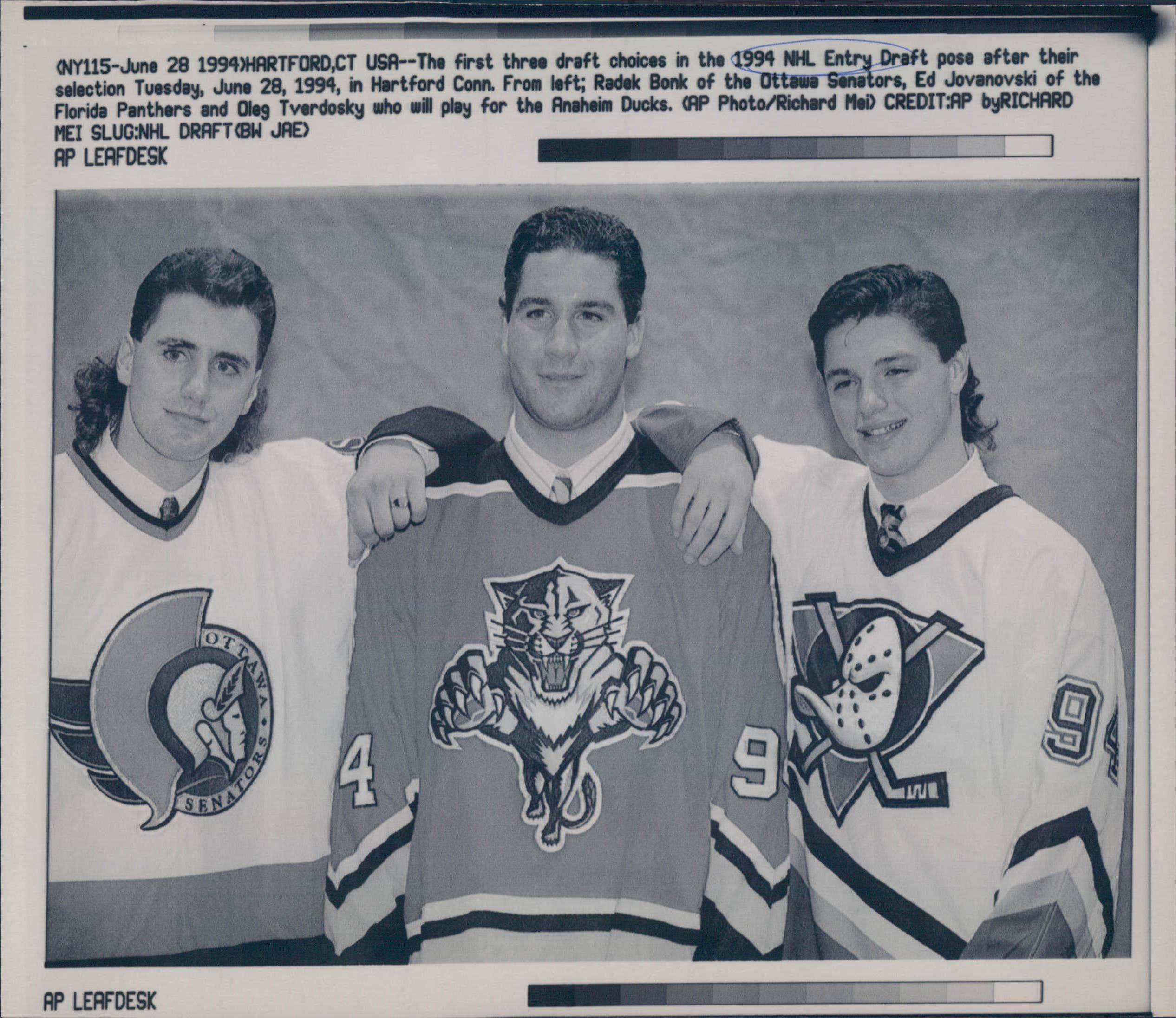 Lot Detail - 1986-94 NHL Draft The Sporting News Collection