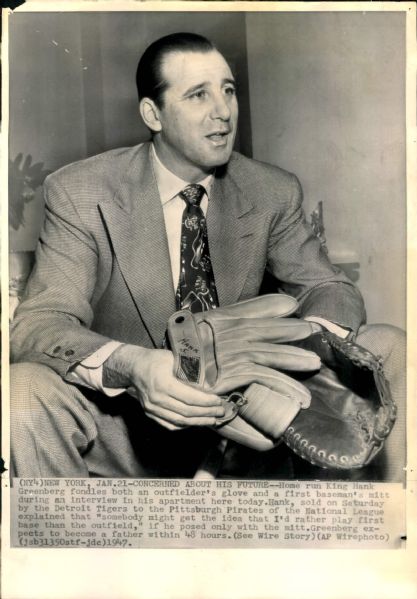 1947 Hank Greenberg Pittsburgh Pirates "The Sporting News Collection Archives" Original 8" x 11.5" Photo (Sporting News Collection Hologram/MEARS Photo LOA)