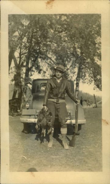 1931 New York Giants Pitcher Jim Mooney Hunting "The Sporting News Collection Archives" Original Photo (Sporting News Collection Hologram/MEARS Photo LOA)
