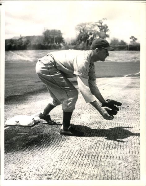 1939 Burgess Whitehead New York Giants "The Sporting News Collection Archives" Original 6.5" x 8.5" Photo (Sporting News Collection Hologram/MEARS Photo LOA)