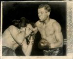 1950 Sugar Ray Robinson Boxer "The Sporting News Collection Archives" Original 7.75" x 9.75" Photo (Sporting News Collection Hologram/MEARS Photo LOA)