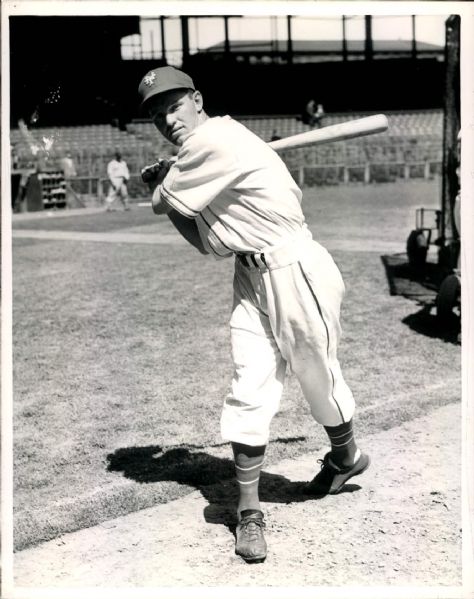 1945 Red Treadway New York Giants "The Sporting News Collection Archives" Original Photo (Sporting News Collection Hologram/MEARS Photo LOA)