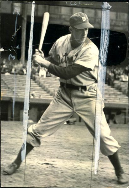 1935-45 Hank Greenberg Detroit Tigers "The Sporting News Collection Archives" Original Photos (Sporting News Collection Hologram/MEARS Photo LOA) - Lot of 2