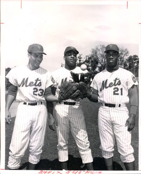 1968 Amos Otis Tommie Agee Cleon Jones New York Mets "The Sporting News Collection Archives" Original 8" x 10" Photo (Sporting News Collection Hologram/MEARS Photo LOA)