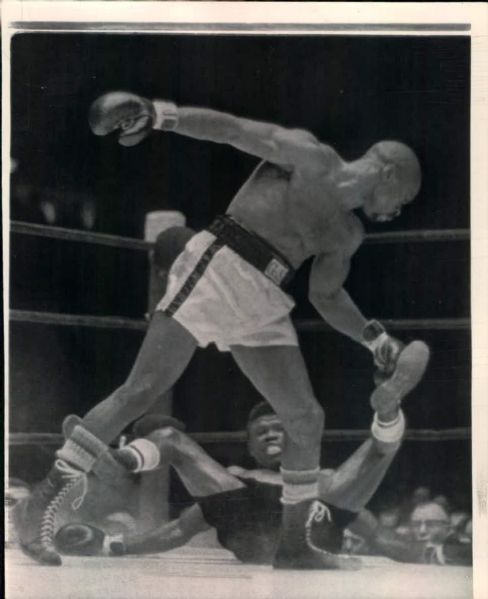 1960-90 circa Boxing "The Sporting News Collection Archives" Original Photo (Sporting News Collection Hologram/MEARS Photo LOA) - Lot of 1300