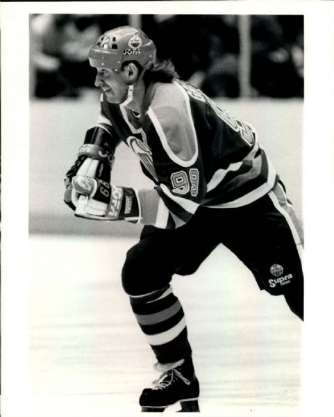 1982-95 Edmonton Oilers "The Sporting News Collection Archives" Original Photos (Sporting News Collection Hologram/MEARS Photo LOA) - Lot of 60