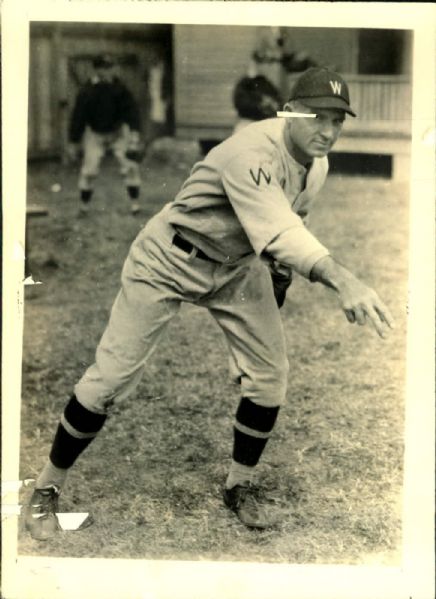1931-38 Monte Weaver Washington Senators "The Sporting News Collection Archives" Original 5" x 7" Photo (Sporting News Collection Hologram/MEARS Photo LOA)