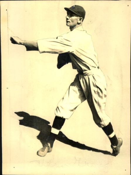 1911-14 Vean Gregg Cleveland Naps "The Sporting News Collection Archives" Original 6" x 8" Photo (Sporting News Collection Hologram/MEARS Photo LOA)