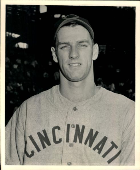 1945-46 Al Libke Cincinnati Reds "The Sporting News Collection Archives" Original Photo (Sporting News Collection Hologram/MEARS Photo LOA)