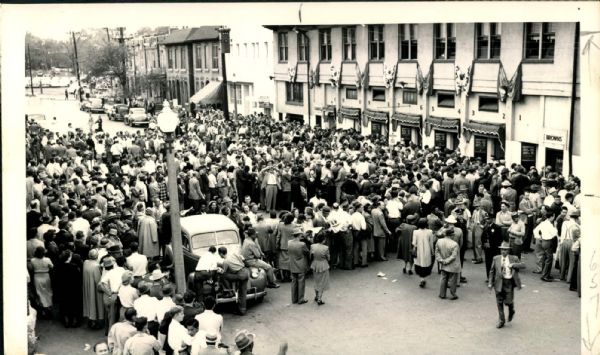 1949 Crowd Outside of Sportsman Park for Cardinals Dodgers Doubleheader "The Sporting News Collection Archives" Original 6" x 10" Photo (Sporting News Collection Hologram/MEARS Photo LOA)